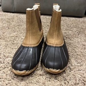 brown and black winter boots